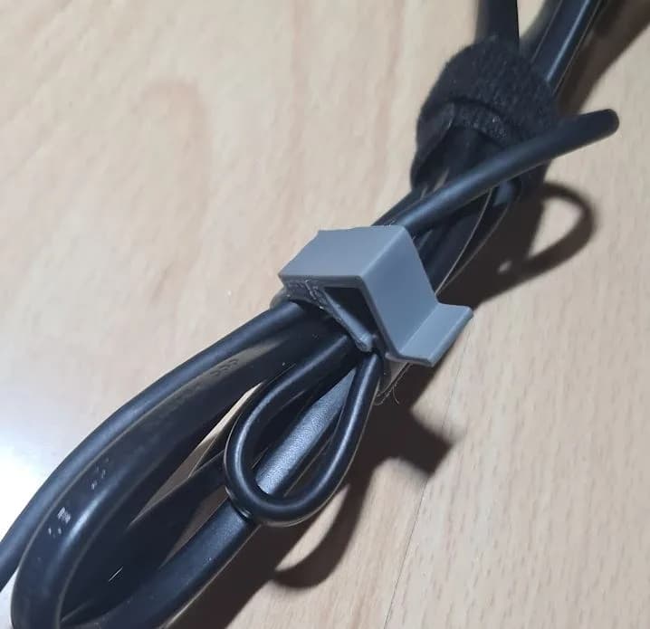 Clip organizador de cabos